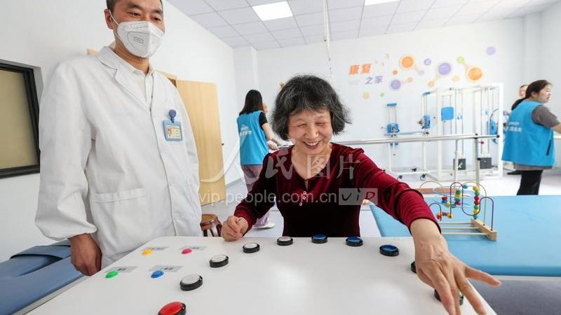 2025年医院护工陪护费用解析：揭秘费用构成与影响因素